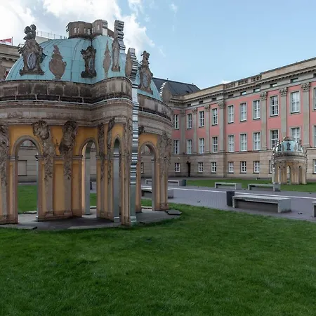 Im Palais Fleur Blanche Potsdam